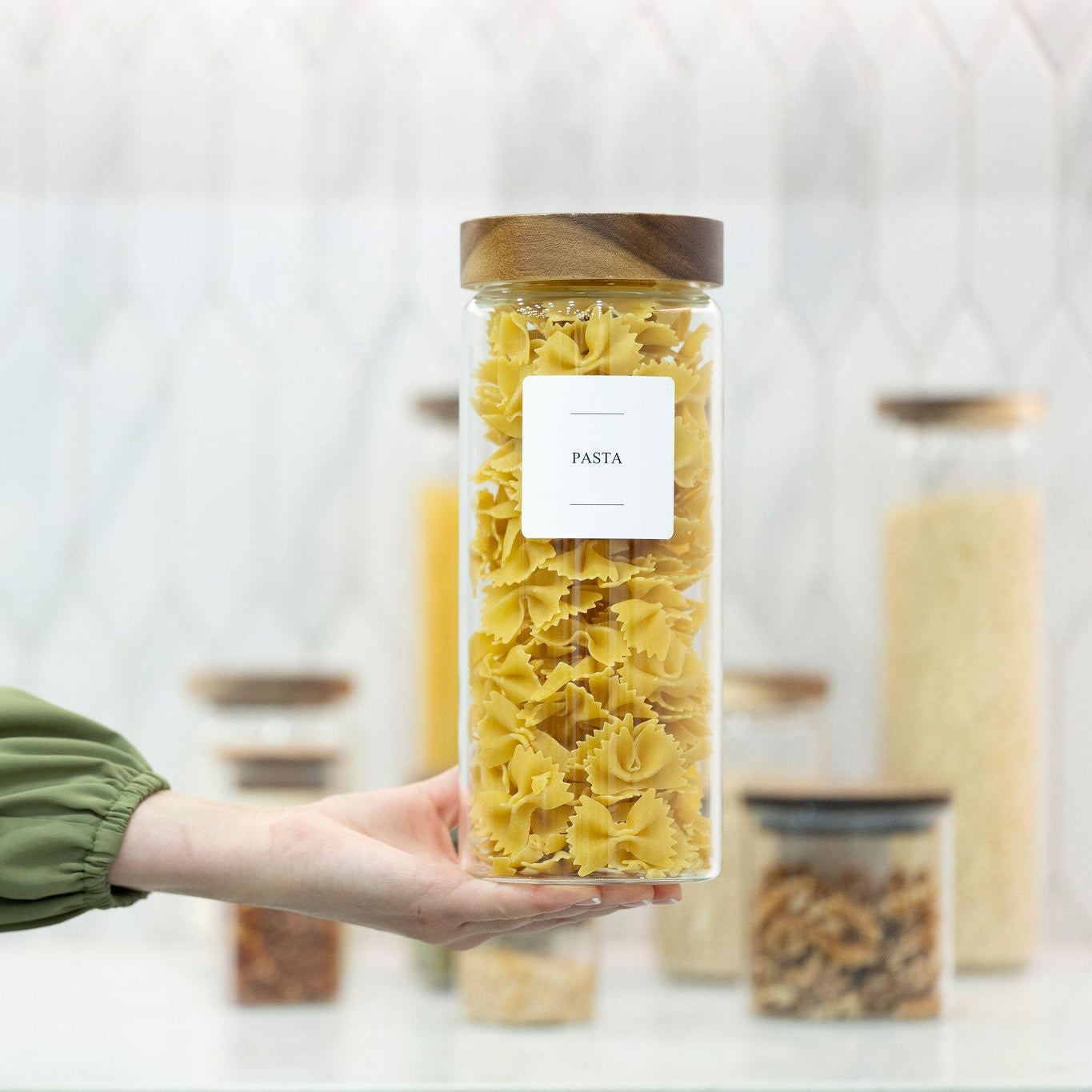 Large 1.75 L Glass Pantry Jar with Natural Acacia Lid